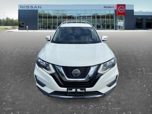 Used 2020 Nissan Rogue S w/ Special Edition Package FWD image 2