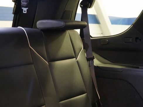 Used 2024 Cadillac Escalade Sport w/ LPO, ONYX Package image 22