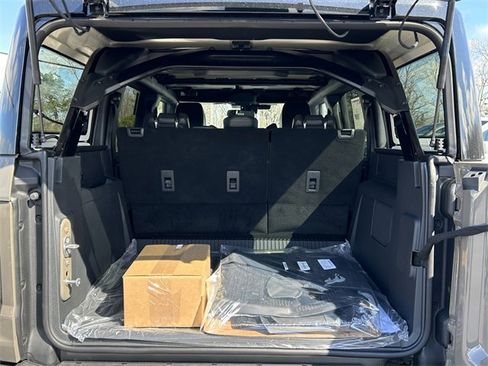 New 2025 Ford Bronco Raptor image 4