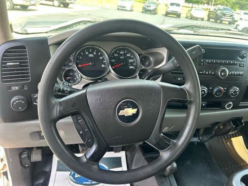 Used 2009 Chevrolet Silverado 2500 W/T AWD/4WD image 11