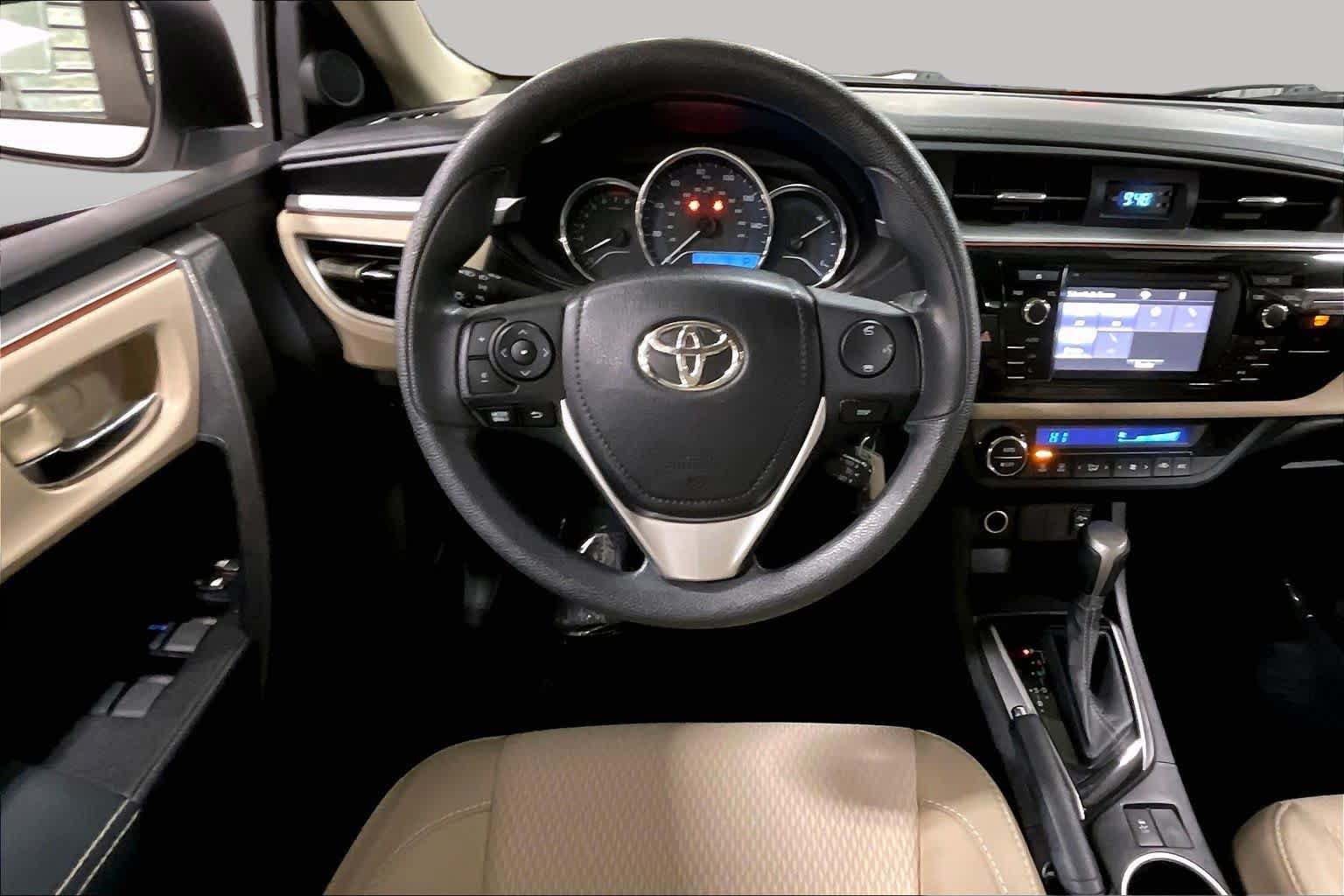 Used 2015 Toyota Corolla LE FWD image 6
