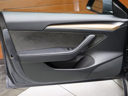 Used 2023 Tesla Model 3 Standard Range image 34