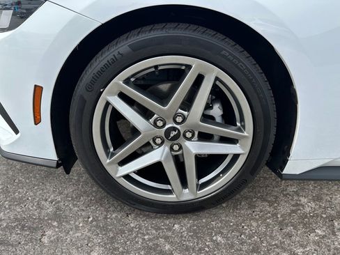 Used 2024 Ford Mustang Premium image 8