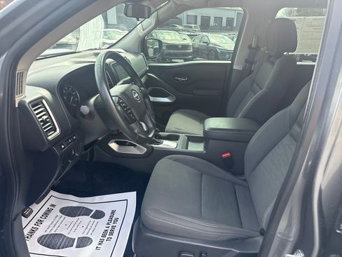 Used 2024 Nissan Frontier SV w/ SV Convenience Package image 10