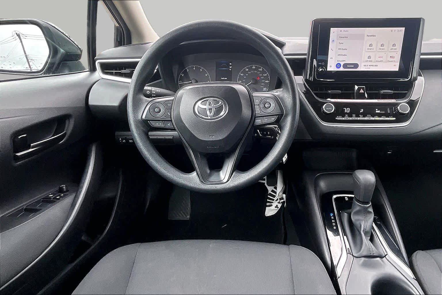 Used 2025 Toyota Corolla LE FWD image 6