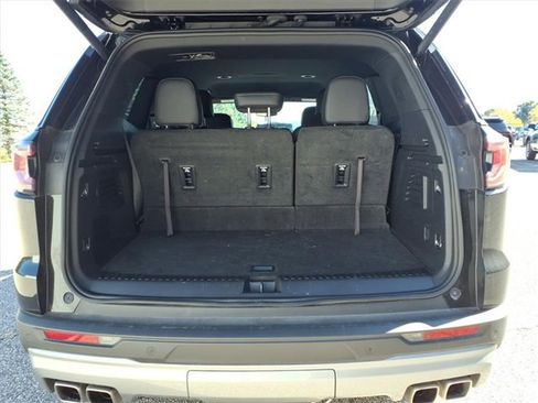 Used 2024 GMC Acadia Elevation image 8