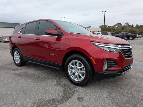 Used 2024 Chevrolet Equinox LT image 2
