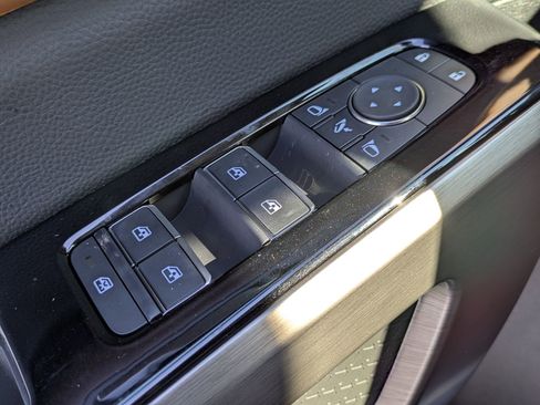 New 2025 Nissan Pathfinder Platinum w/ Cargo Package image 19