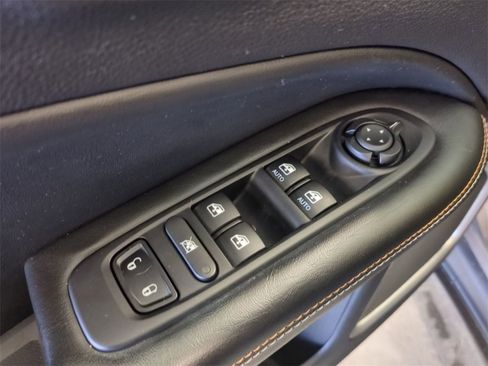 Used 2020 Jeep Compass Latitude w/ Cold Weather Group image 12