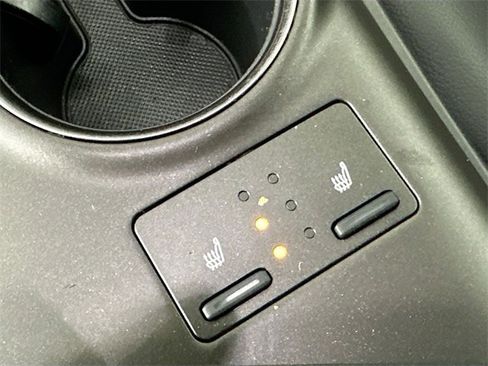 Used 2023 Toyota Camry SE image 17