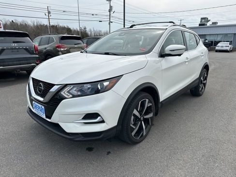 Used 2022 Nissan Rogue Sport SL image 3