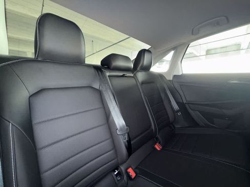 Certified 2023 Volkswagen Jetta SE w/ Panoramic Sunroof Package FWD image 26