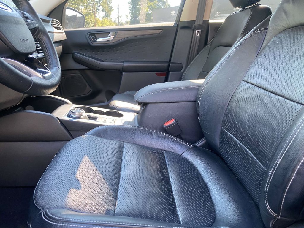 Used 2020 Ford Escape Titanium AWD/4WD image 15