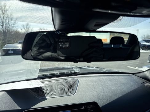 Used 2021 BMW 330i xDrive Sedan w/ Premium Package image 15