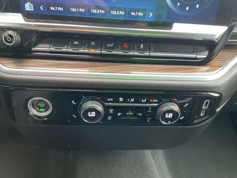 Used 2022 Chevrolet Silverado 1500 LT image 34