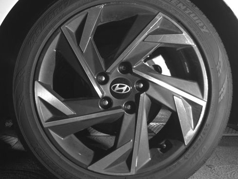 Used 2025 Hyundai Elantra SEL FWD image 14