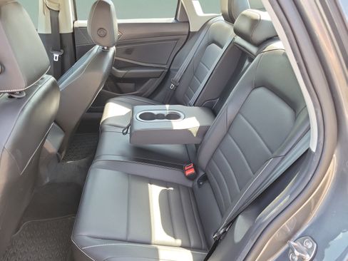 Used 2022 Volkswagen Jetta SE FWD image 24
