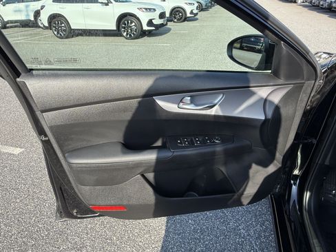 Used 2024 Kia Forte LXS FWD image 14