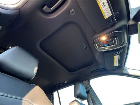 New 2025 Jeep Grand Cherokee Altitude image 32