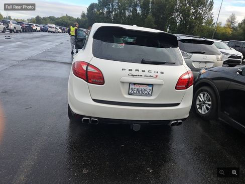 Used 2014 Porsche Cayenne Turbo S AWD/4WD image 6