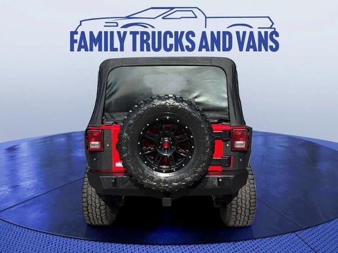 Used 2015 Jeep Wrangler Unlimited Sport w/ Quick Order Package 24S AWD/4WD image 4