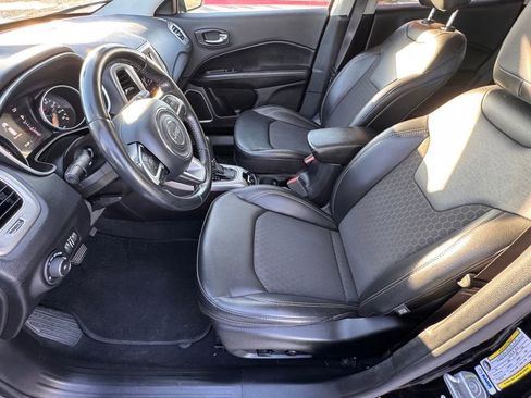 Used 2019 Jeep Compass Latitude w/ Popular Equipment Group image 11