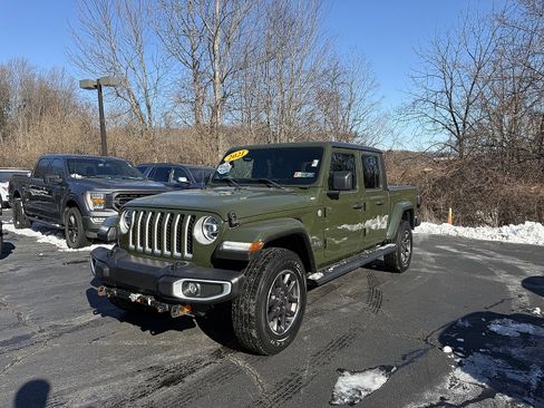 Used 2021 Jeep Gladiator Overland w/ Popular Equipment Package image 3
