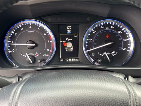 Used 2015 Toyota Highlander Limited AWD/4WD image 31