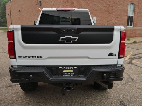 New 2026 Chevrolet Silverado 2500 ZR2 w/ ZR2 Bison Edition AWD/4WD image 12