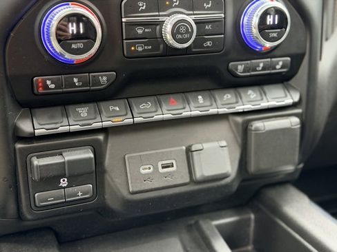 Certified 2023 GMC Sierra 2500 AT4 w/ AT4 Preferred Package image 19