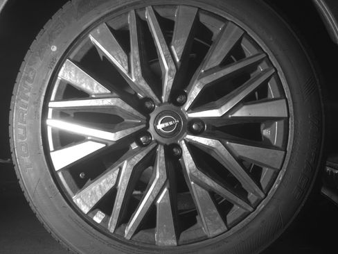 Used 2025 Nissan Altima 2.5 SV FWD image 15
