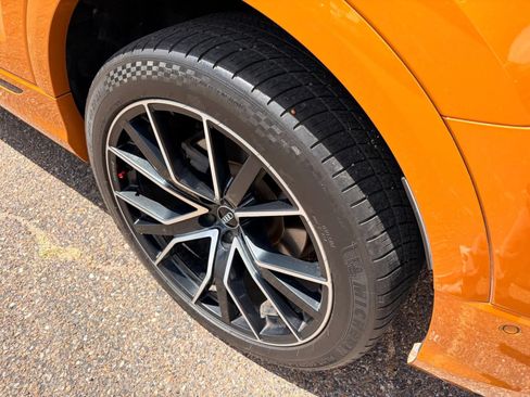 Used 2019 Audi Q8 Premium Plus w/ Premium Plus AWD/4WD image 12