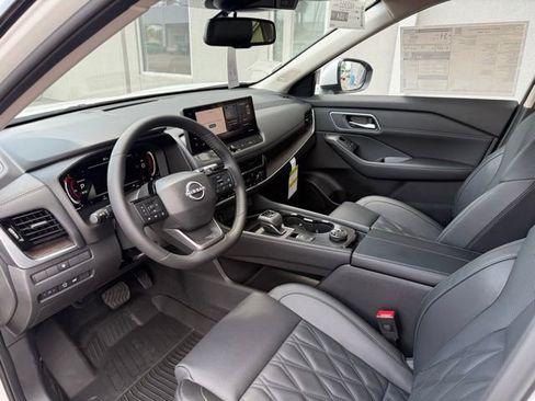 New 2026 Nissan Rogue Platinum AWD/4WD image 17