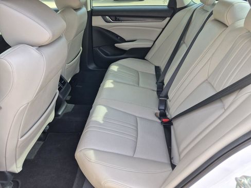 Used 2020 Honda Accord Touring image 16
