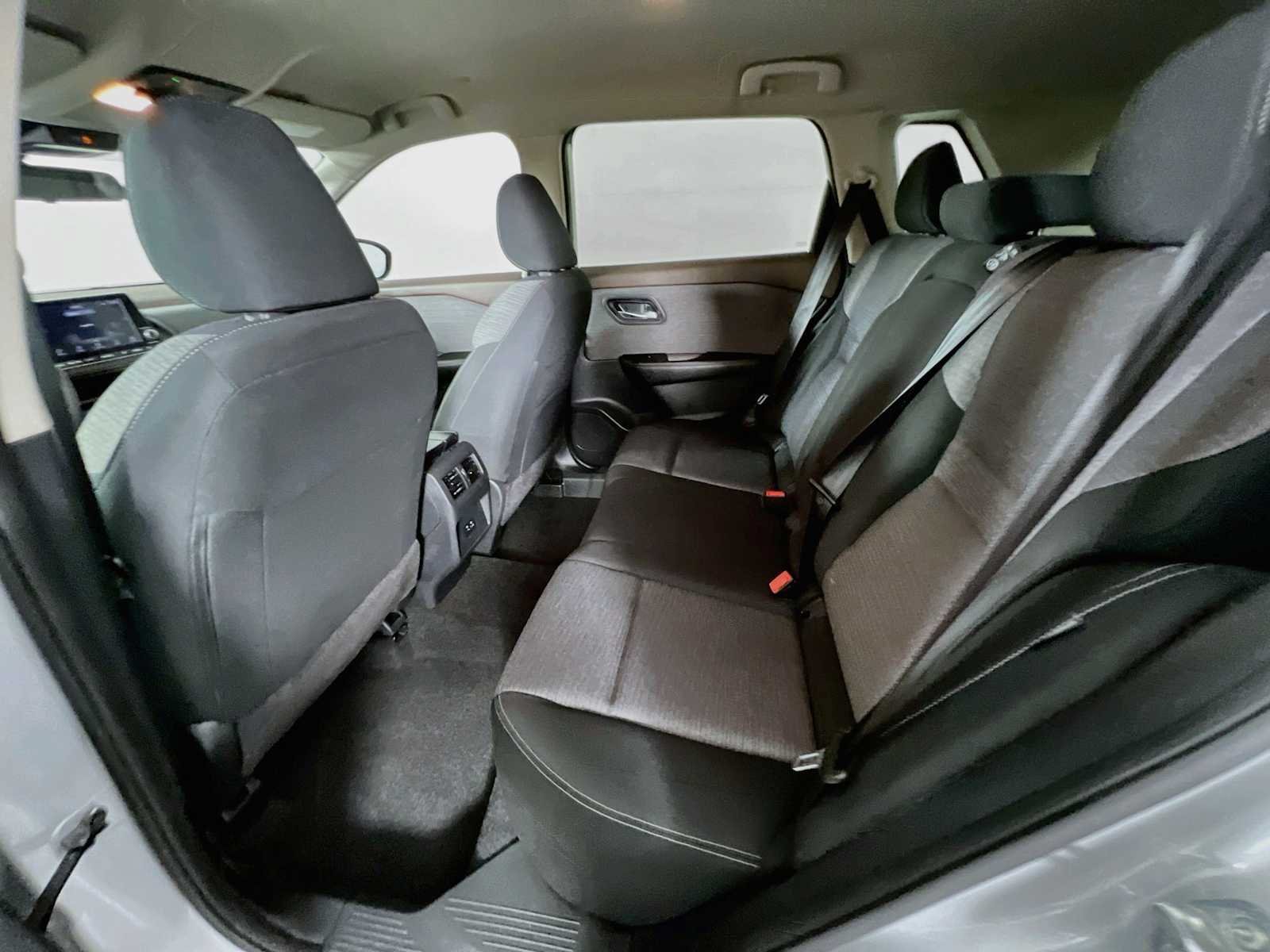 Used 2023 Nissan Rogue SV AWD/4WD image 23