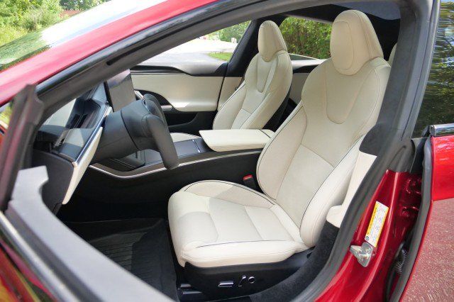 Used 2023 Tesla Model S Plaid AWD/4WD image 3