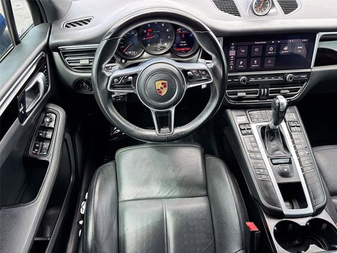 Used 2020 Porsche Macan image 24