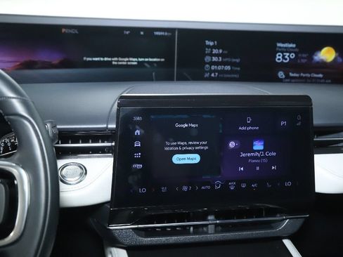 Used 2025 Lincoln Nautilus Premier AWD/4WD image 24