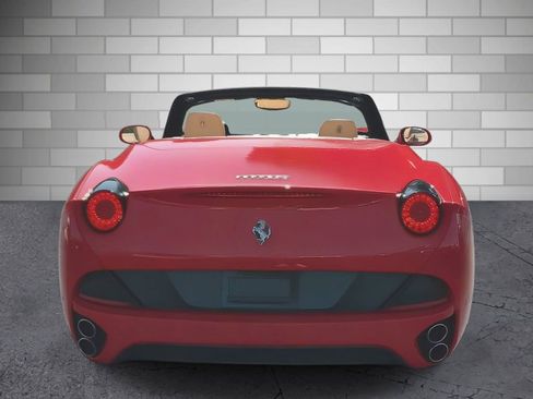 Used 2010 Ferrari California Spyder image 4