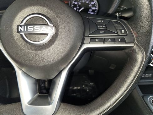 Used 2025 Nissan Sentra SV FWD image 25