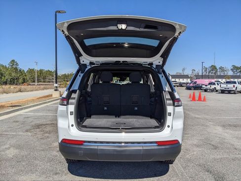 New 2026 Jeep Grand Cherokee L 2WD image 42