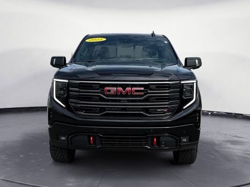 Used 2025 GMC Sierra 1500 AT4 w/ AT4 Premium Package AWD/4WD image 8