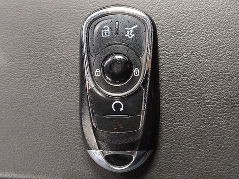 Used 2020 Buick Envision Essence FWD image 32