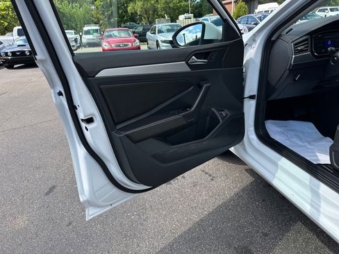 Used 2024 Volkswagen Jetta S image 15