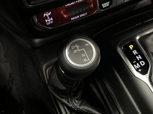 Used 2024 Jeep Wrangler Unlimited Rubicon image 20