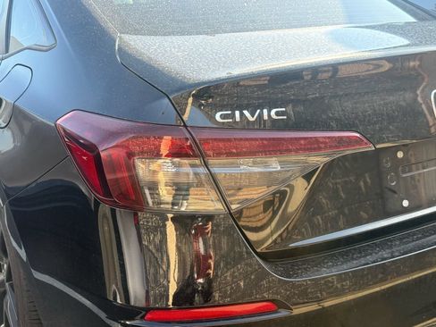 Used 2025 Honda Civic Sport image 9