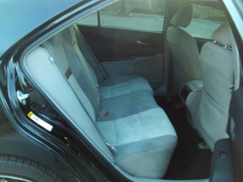 Used 2012 Toyota Camry LE image 22