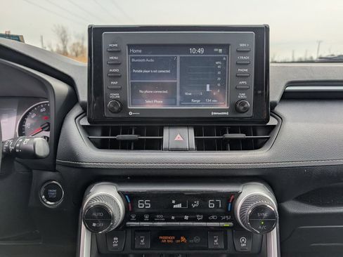 Used 2021 Toyota RAV4 XLE w/ Convenience Package image 17