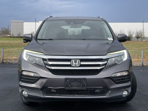 Certified 2017 Honda Pilot Touring image 3