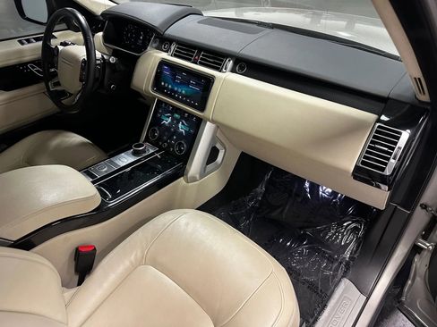 Used 2021 Land Rover Range Rover image 24